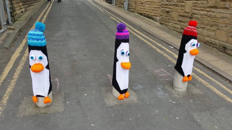 Yarnbombing Brighouse